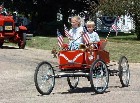 http://www.ahooga.com/upload12/parade.jpg